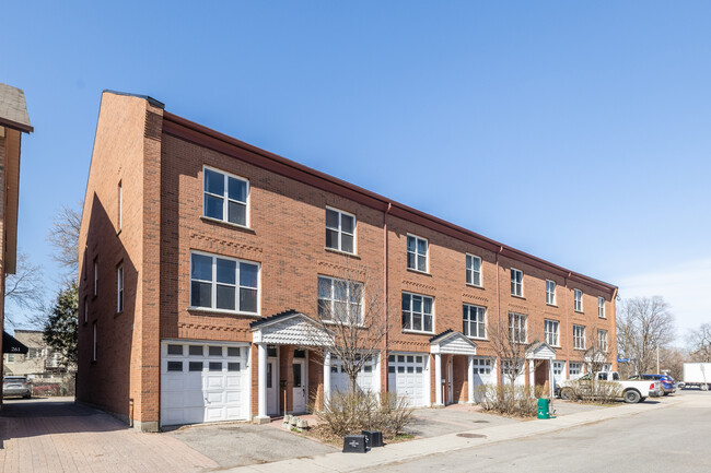 263-277 Cathcart St in Ottawa, ON - Building Photo - Primary Photo