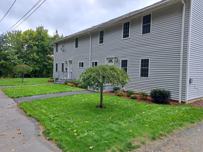 17 Dartmouth St, Unit 17 in Exeter, NH - Building Photo - Building Photo