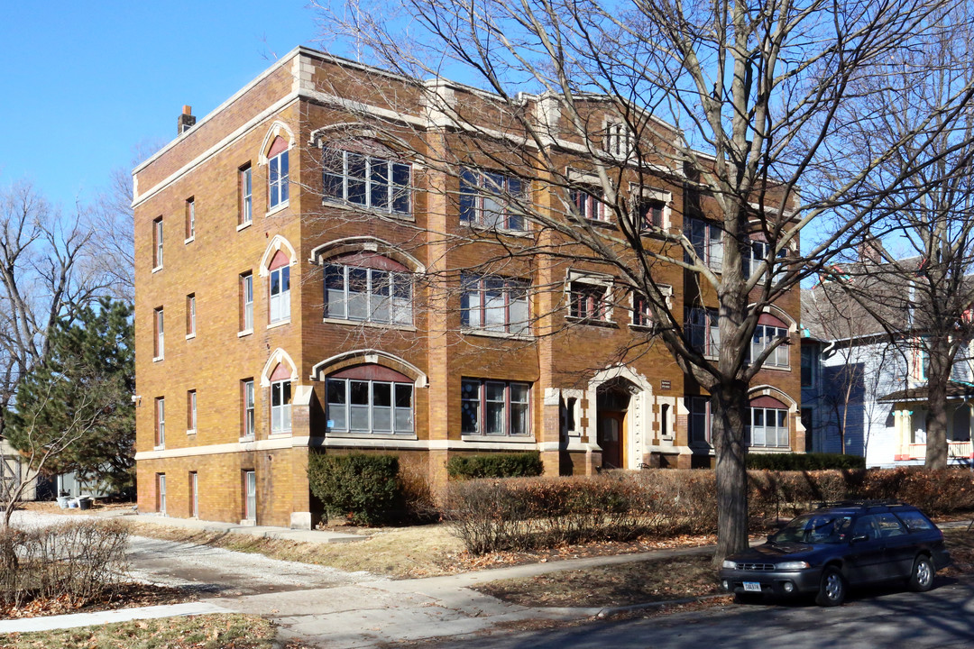 818 18th St in Des Moines, IA - Building Photo