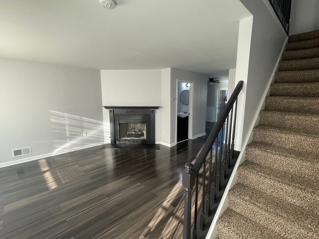 104 Hudson Ct in Hackettstown, NJ - Foto de edificio - Building Photo