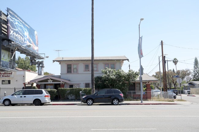 1442 N Mariposa Ave in Los Angeles, CA - Building Photo - Building Photo