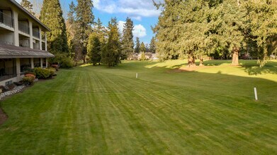 16929 Inglewood Rd NE in Kenmore, WA - Building Photo - Building Photo