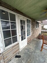 404 S Thomas St, Unit K66 in Christopher, IL - Foto de edificio - Building Photo