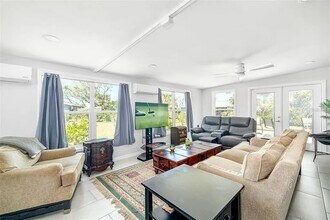 5522 Yorkshire Way in Sarasota, FL - Building Photo - Building Photo