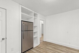 2805 Cottage Grove Ave in Des Moines, IA - Building Photo - Building Photo