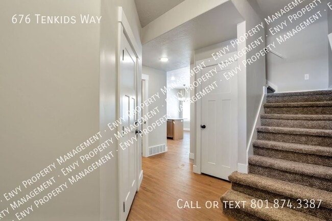 676 Tenkids Way in Layton, UT - Building Photo - Building Photo