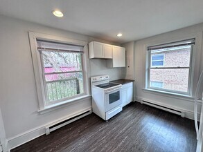 2712 Woodlawn St in Harrisburg, PA - Building Photo - Building Photo