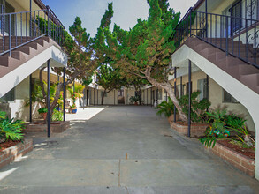 7025 Boulevard Dr in La Mesa, CA - Building Photo - Building Photo