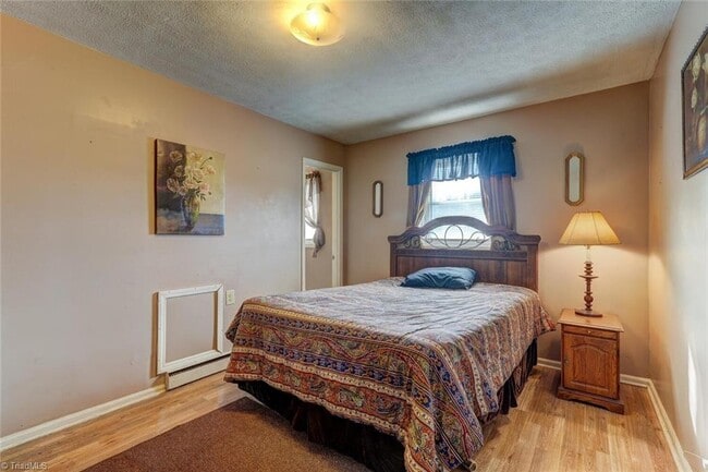 5219 NC Highway 700, Unit 7 in Eden, NC - Foto de edificio - Building Photo