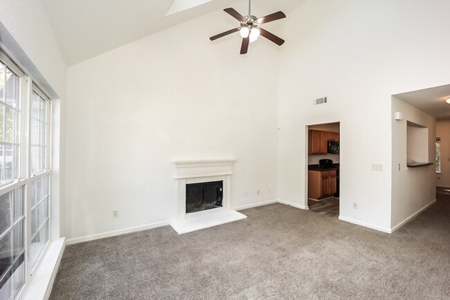 4806 Enclave Dr in Union City, GA - Building Photo - Building Photo