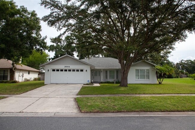 property at 2004 E Timberlane Dr
