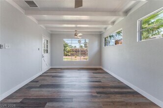 1921 E Franklin Ave in Las Vegas, NV - Building Photo - Building Photo