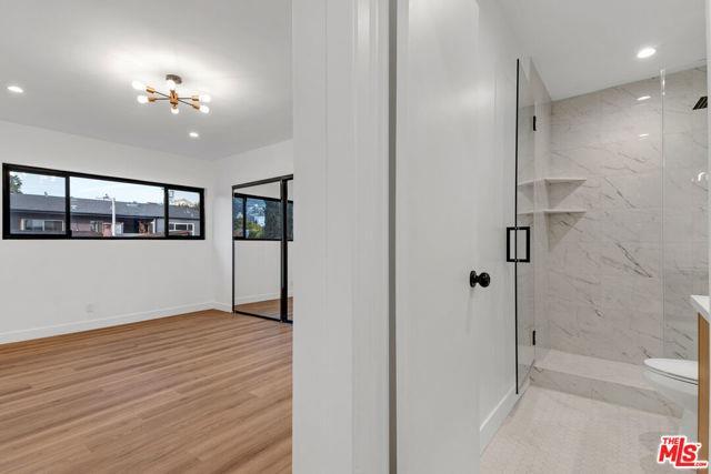 property at 950 Havenhurst Dr