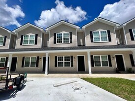 309 Broad St in Statesboro, GA - Building Photo