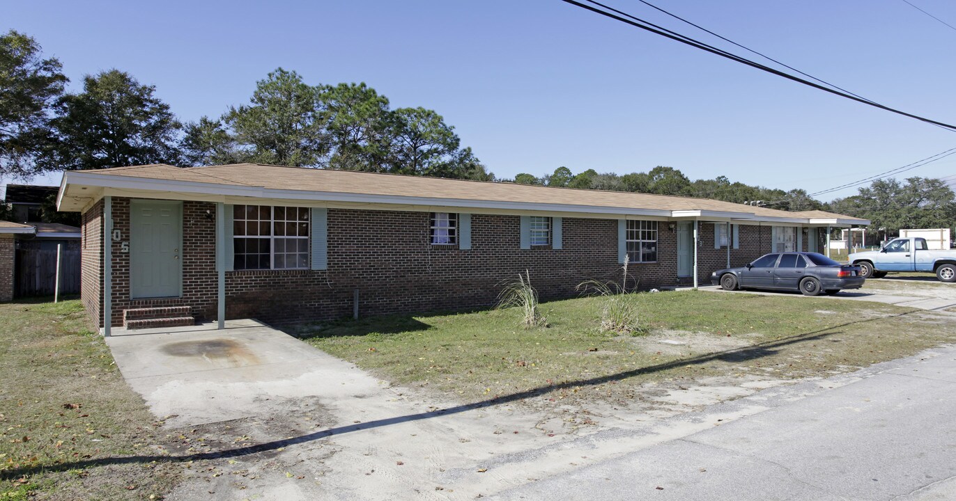 3918-3922 E 11th St in Panama City, FL - Foto de edificio
