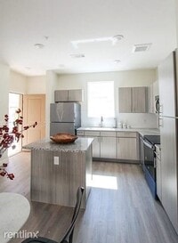 1202 W Whitestone Blvd photo'