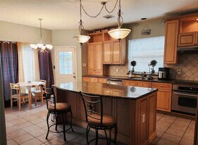 16002 Cutten Rd in Houston, TX - Building Photo
