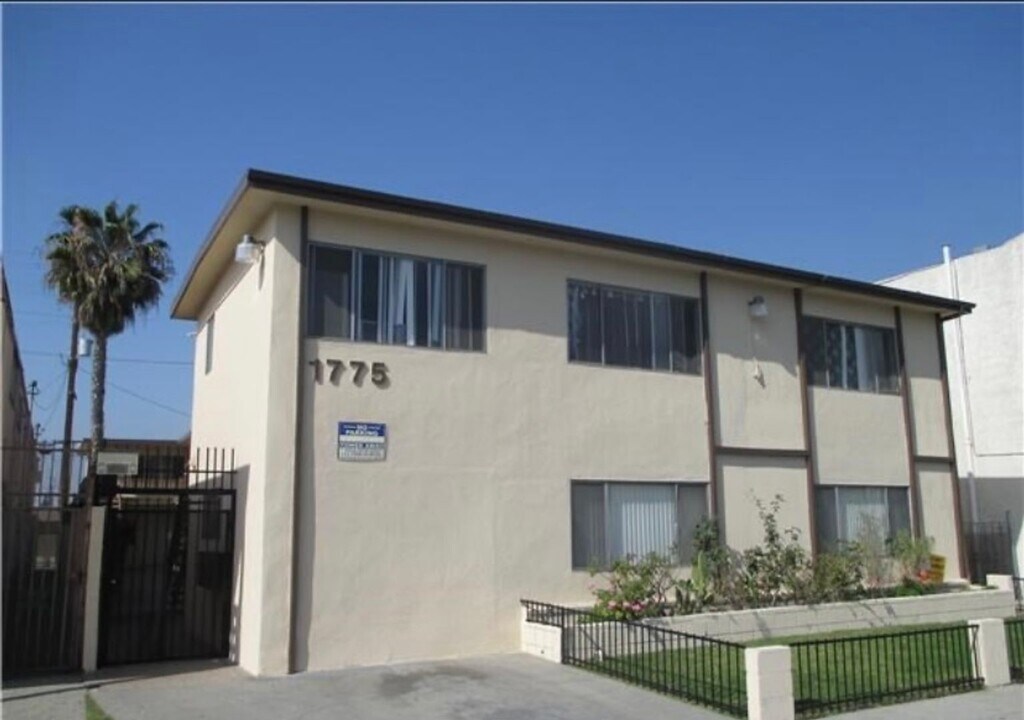 1775 Locust Ave in Long Beach, CA - Building Photo