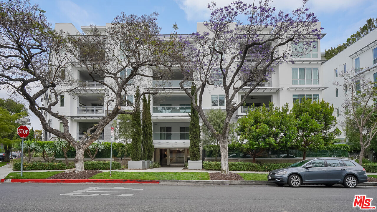 460 N Palm Dr-Unit -205 in Beverly Hills, CA - Building Photo