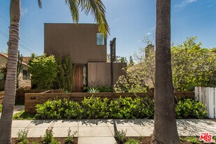 848 Milwood Ave in Los Angeles, CA - Building Photo