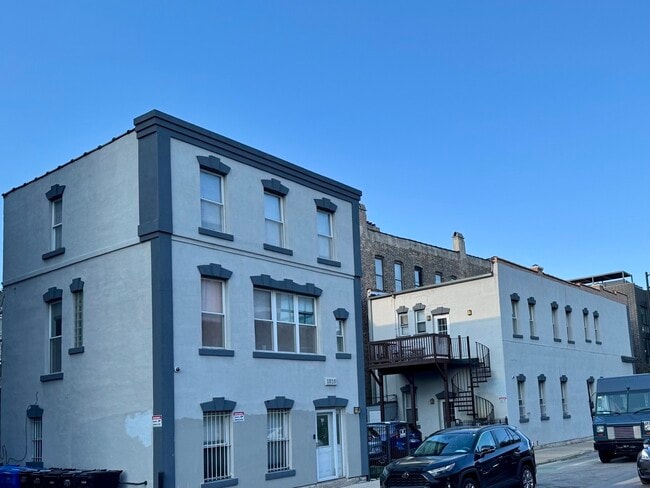 property at 1000 N Wood St