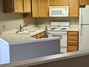 560 Autumn Crest Cir in Colorado Springs, CO - Foto de edificio - Building Photo