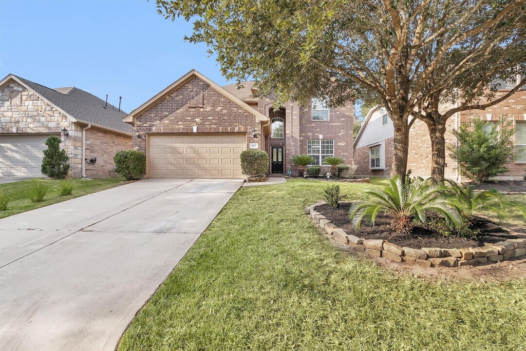 115 N Hawkhurst Cir in Magnolia, TX - Building Photo