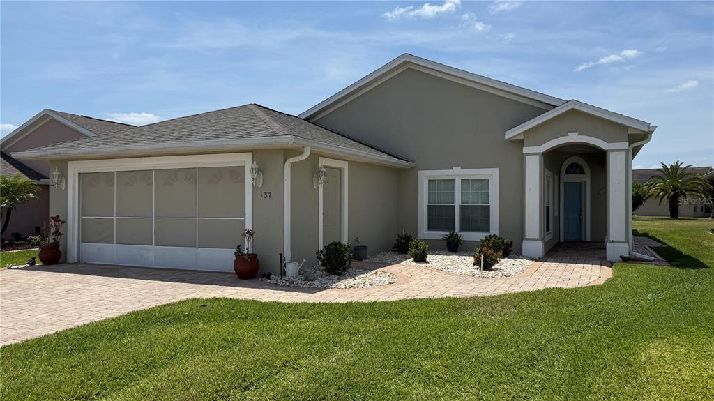 137 Ridge View Dr in Davenport, FL - Building Photo