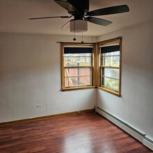 6360 W Eddy St, Unit GE in Chicago, IL - Building Photo - Building Photo
