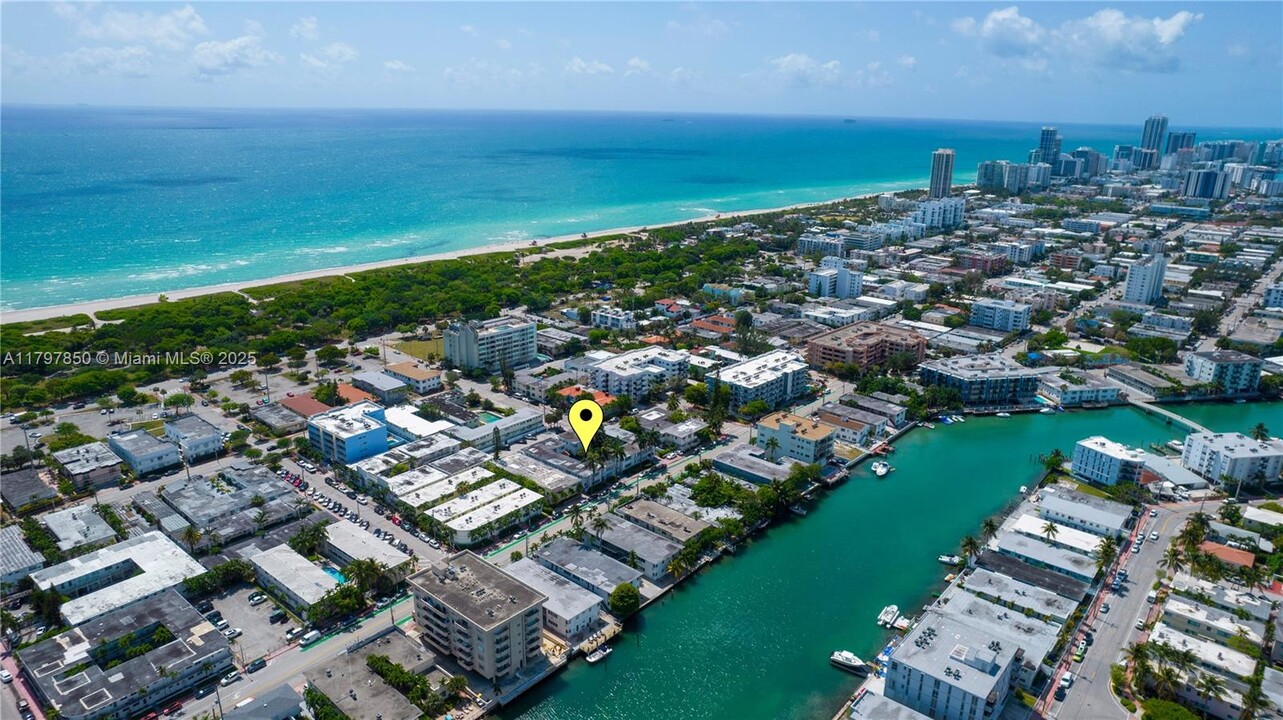 8300 Abbott Ave in Miami Beach, FL - Building Photo