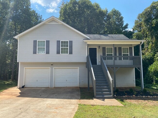 property at 18 Twin Oaks Ln