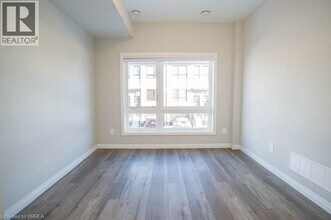 720 Grey St in Brantford, ON - Building Photo - Building Photo