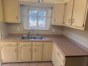 576 Noah Ave in Akron, OH - Building Photo - Building Photo