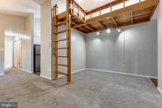 206 Spring Maiden Ct in Glen Burnie, MD - Building Photo - Building Photo