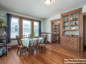 54 Upland Rd, Unit 2 in Somerville, MA - Building Photo - Building Photo