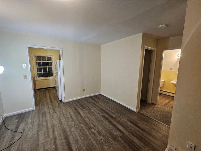 property at 14 Huguenot St