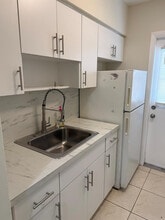 101 SE 9th St in Hallandale Beach, FL - Building Photo - Building Photo