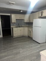 423 W Marion St in Elkhart, IN - Building Photo