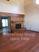 1545 Bluebird Ln in Idaho Falls, ID - Building Photo - Building Photo