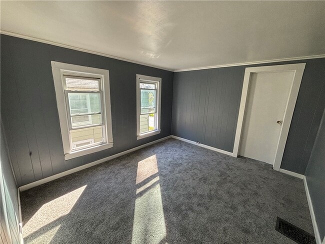 121 Sterling St in Corning, NY - Building Photo - Building Photo