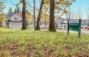 6444 NW Starflower Dr in Portland, OR - Building Photo - Building Photo