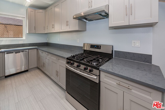 13659 Magnolia Blvd in Sherman Oaks, CA - Building Photo - Building Photo