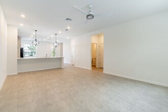7488 Cabin Ln in Sarasota, FL - Building Photo - Building Photo