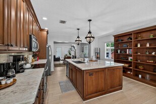 510 NE 8th Ave in Fort Lauderdale, FL - Building Photo