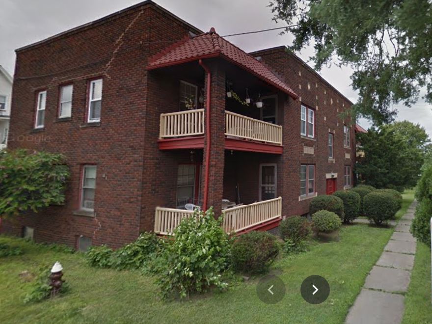 1368 Beach Pkwy in Lakewood, OH - Building Photo