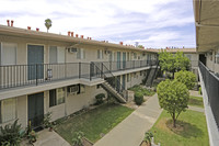 Ethan Apartments in Sacramento, CA - Foto de edificio - Building Photo