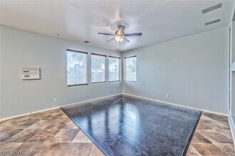 7601 Curiosity Ave in Las Vegas, NV - Building Photo - Building Photo