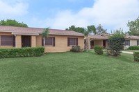 Kingswood Village Apartments in Edinburg, TX - Building Photo - Building Photo