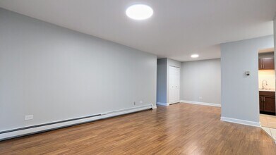 9S025 Lake Dr, Unit 10-204 in Willowbrook, IL - Building Photo - Building Photo