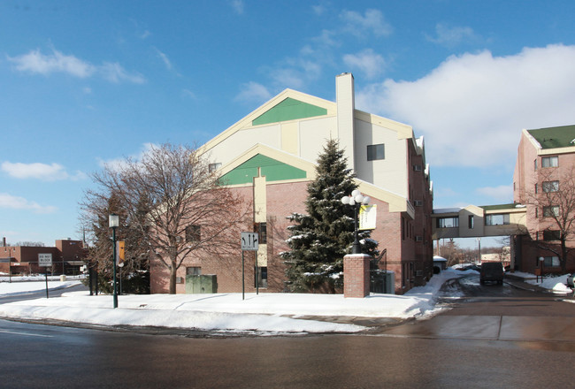 Copperfield Hill two in Minneapolis, MN - Foto de edificio - Building Photo